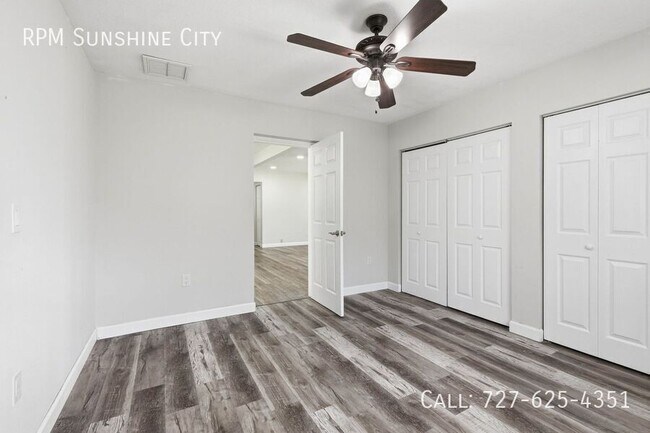 Building Photo - 1713 Valencia Dr E