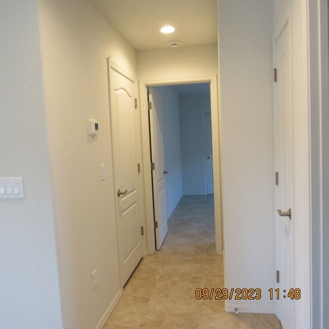 Building Photo - 2495 Palisades Dr