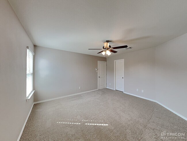 Building Photo - 2514 Henley Dr