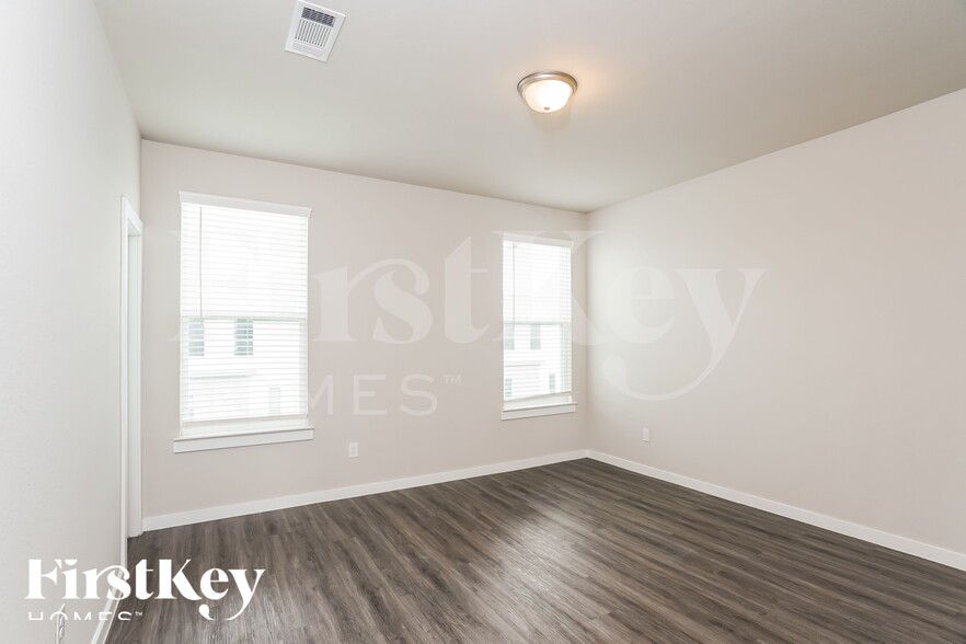 Building Photo - 18616 Whimsic Aly