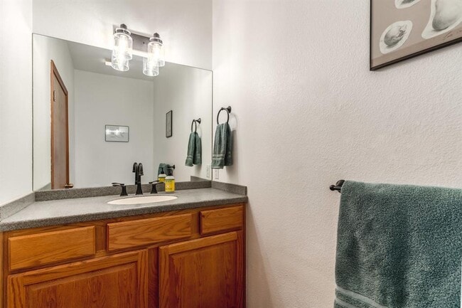 Building Photo - 2551 Spring Valley Dr