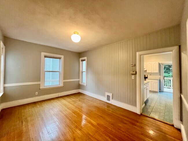 Dining Room - 198 Mount Vernon St