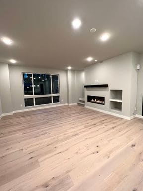 Building Photo - Modern 3Bed/2Bath PLUS 2 car garage Townhome in Bellevue!