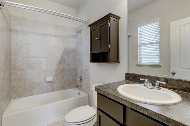 Building Photo - 4524 Esper Ln