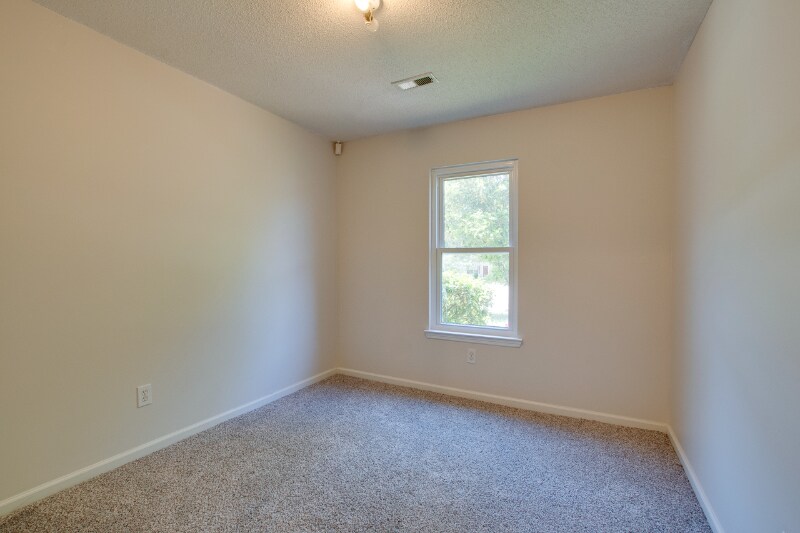 Building Photo - 238 Barberry Ln