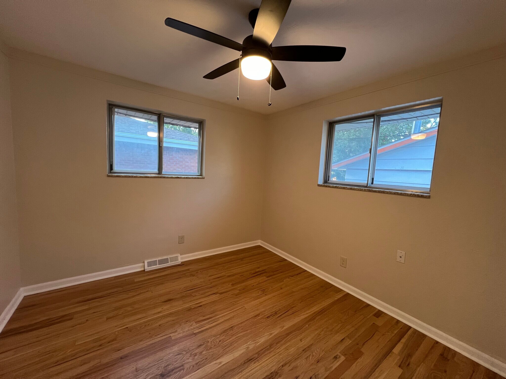 Building Photo - 1129 Gard Pl