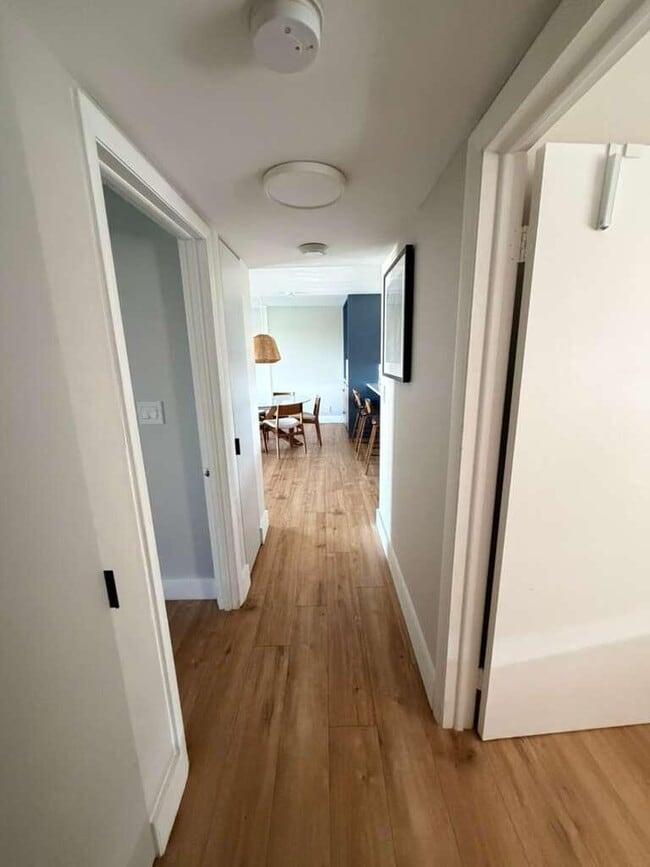 Building Photo - 301 SE 3rd St