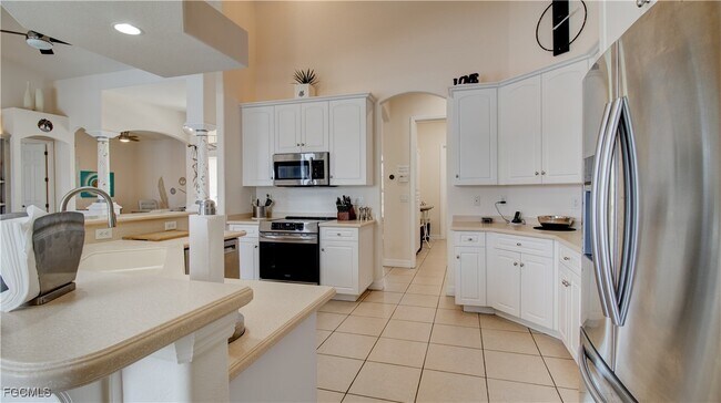 Building Photo - 1924 Savona Pkwy