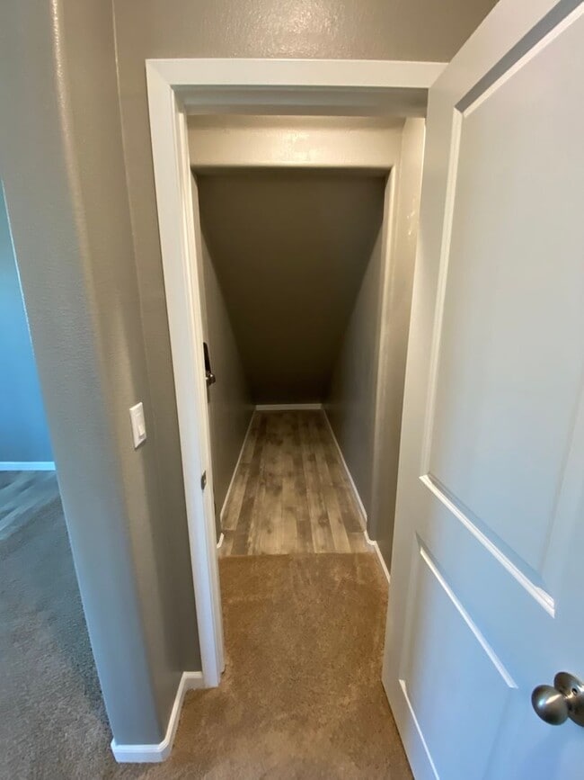 Building Photo - Beautiful home in desirable neighborhood for rent in Visalia CA