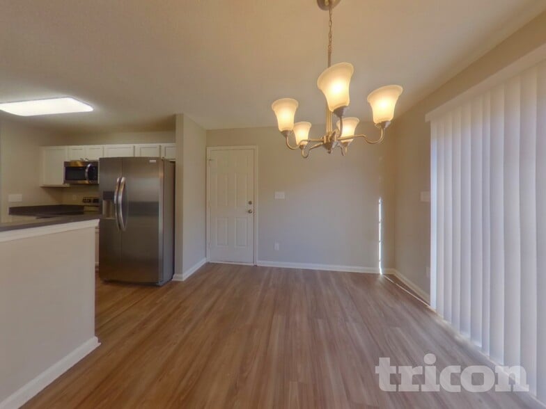 Building Photo - 2103 Wexford Way