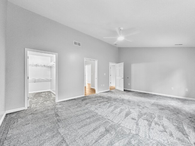 Building Photo - Beautiful 2 Beds 1.5 Baths Villa in Far South