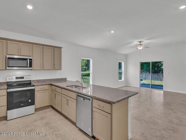 Building Photo - 2401 Jupiter Blvd SW