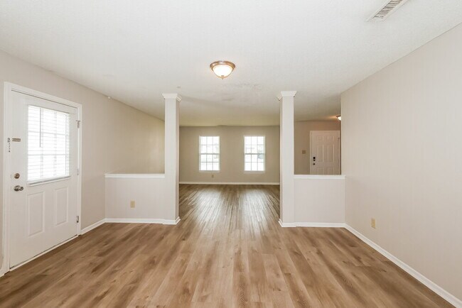 Building Photo - 12867 Old Glory Dr