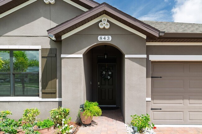 Building Photo - 843 Remington Green Dr SE