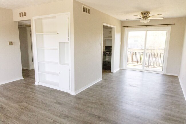 Building Photo - Parkside Apartments