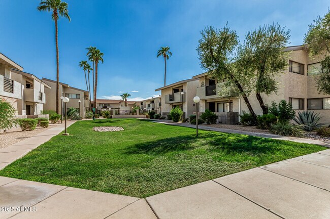 Building Photo - 6480 N 82nd St