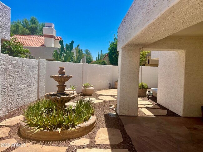 Building Photo - 10053 E San Bernardo Dr