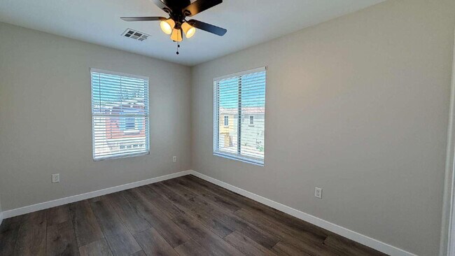 Building Photo - 1567 S Avocet St