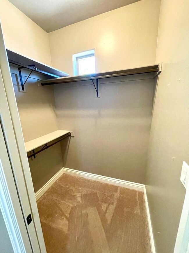 Building Photo - Beautiful 3 Bedroom Home in Central Kingman!