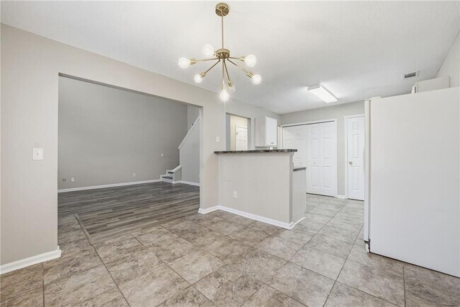 Building Photo - 2297 Charleston Pointe SE