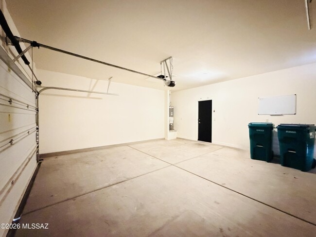 Building Photo - 9859 N Crook Ln