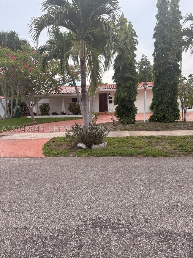 Building Photo - 7931 SW 13th St
