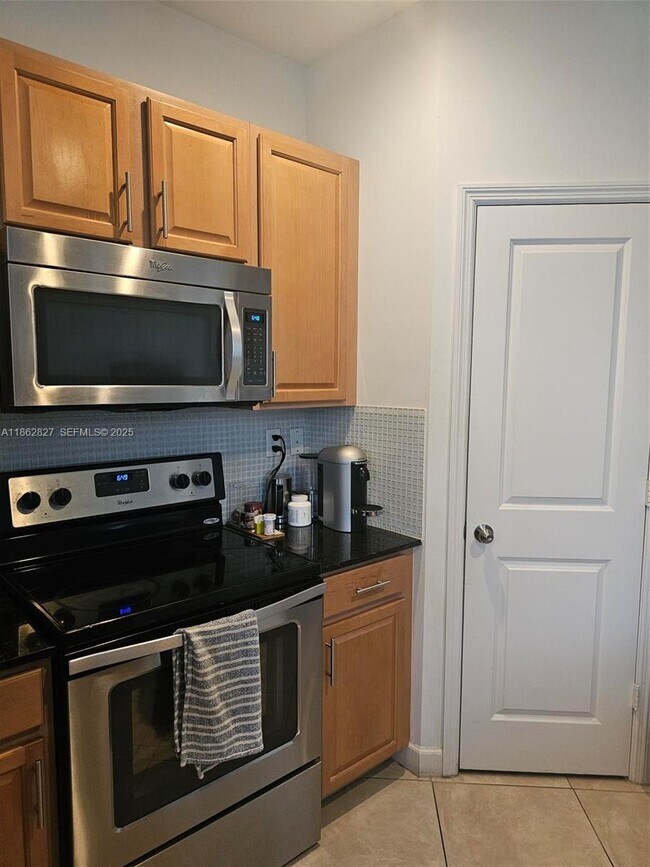 Building Photo - 362 NE 194th Terrace