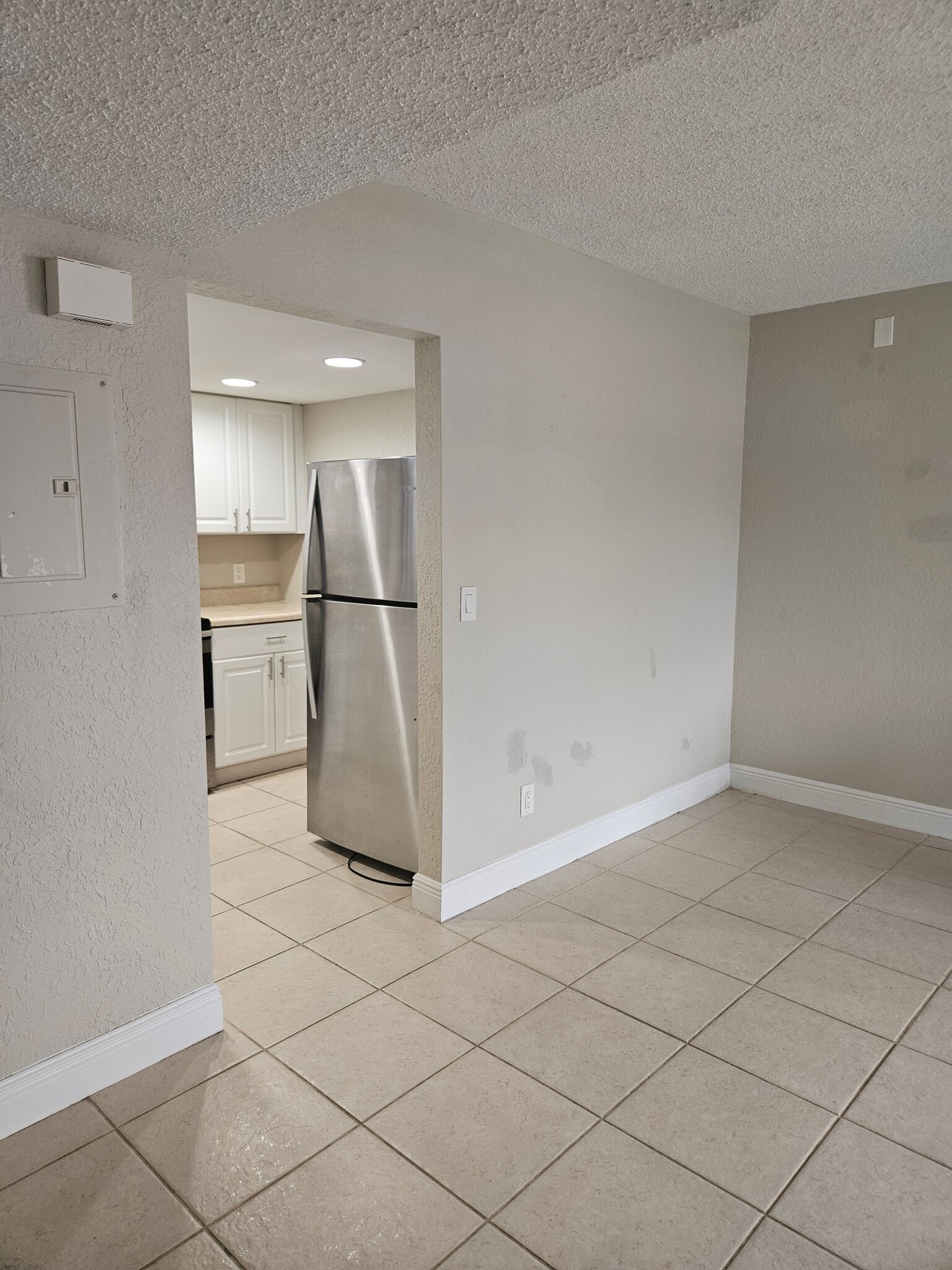 Building Photo - 1503 SE Royal Green Cir