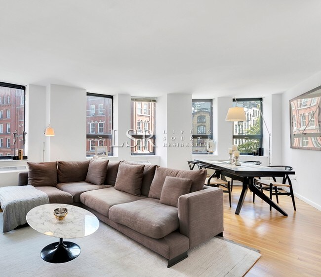 Primary Photo - 111 Reade St