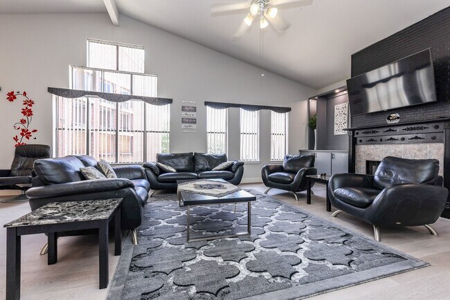 Building Photo - 9715 Riddlewood Ln