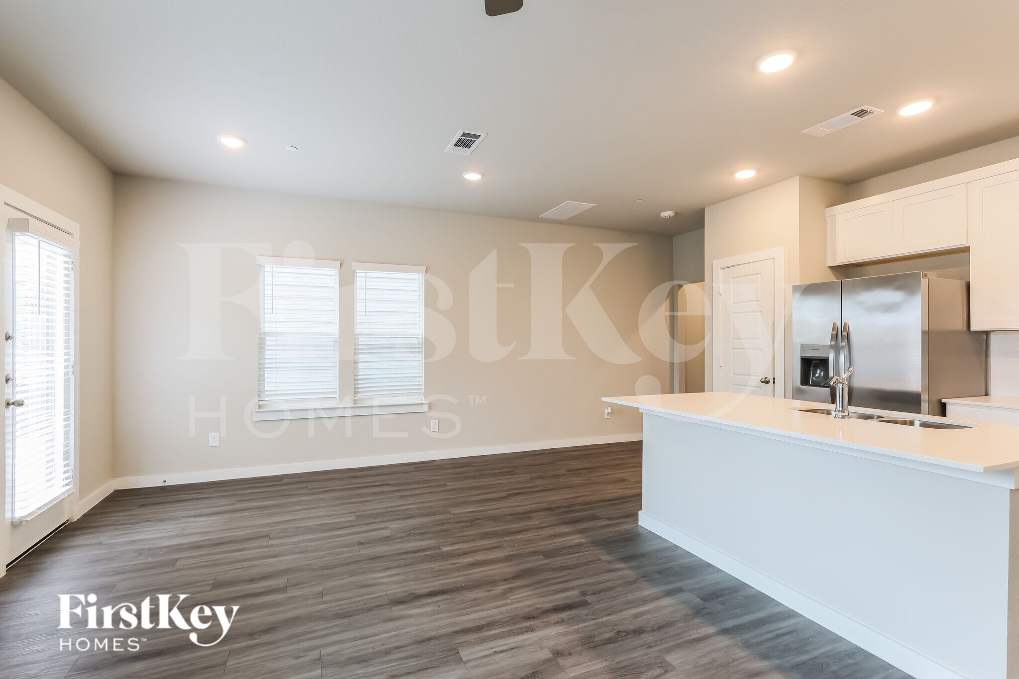 Building Photo - 18334 W Centro Cir