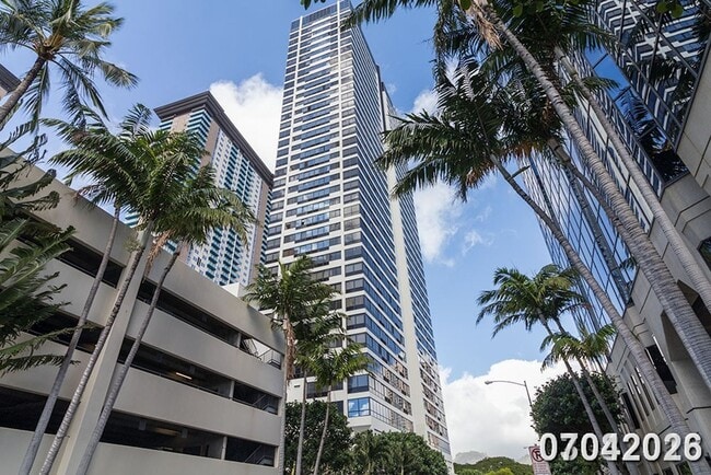 Building Photo - Available now!  2br/2ba/1pkg Condo in Royal Capitol Plaza in Kakaako