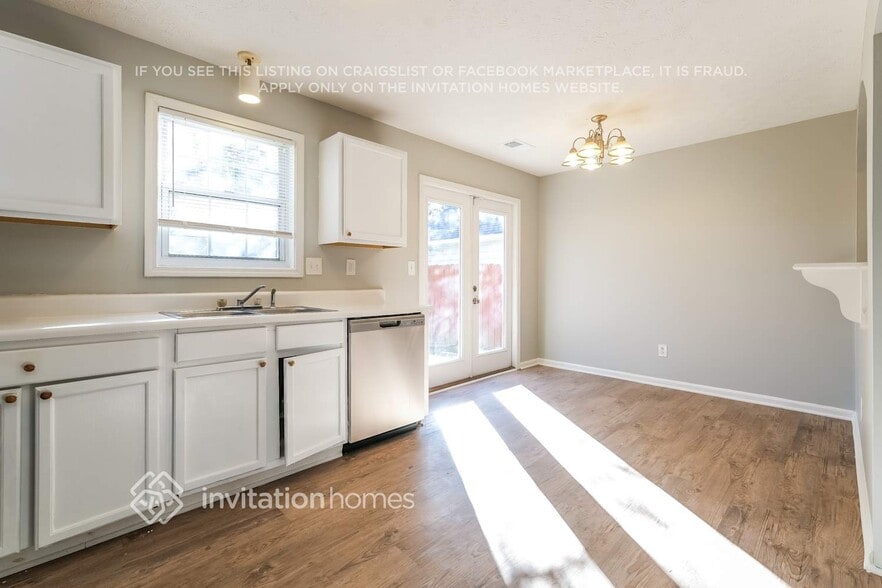 Building Photo - 2314 Kissing Tree Ln SE