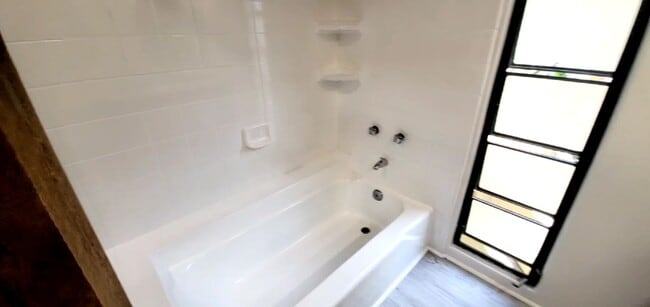 Building Photo - Eden at Haiku - Lush tropical forest setting under the Koolau Mountains