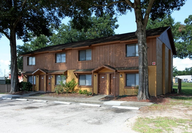 Primary Photo - Oak Clusters Townhomes