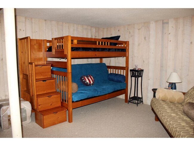 Building Photo - 619 Otter Rd