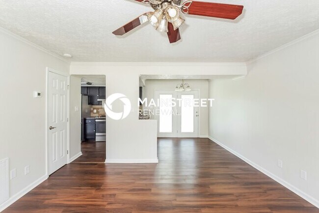 Building Photo - 3 Bedroom Pet-Friendly Home in POWELL, TN with Main Street Renewal