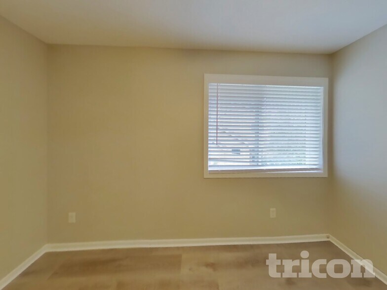 Building Photo - 1259 Irvine Dr