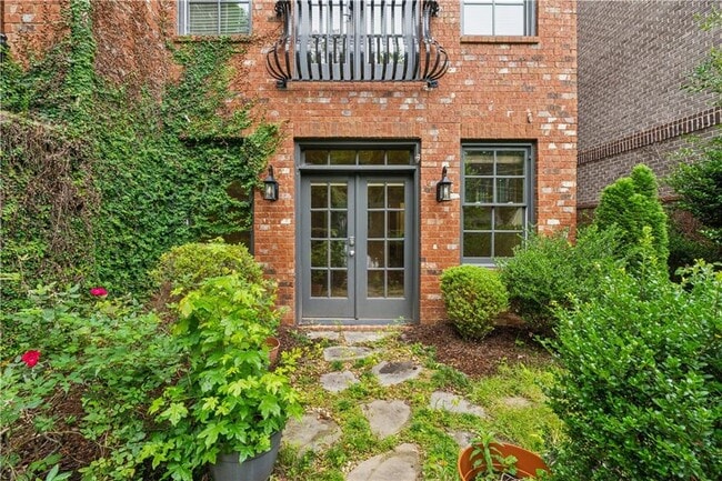 Building Photo - 1220 State St NW