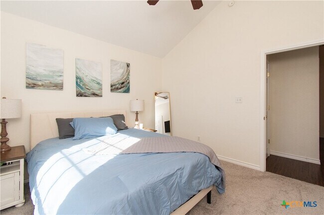 Building Photo - 103 Corral Ct