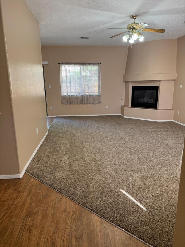 Building Photo - 256 Glenridge Park Ln NE