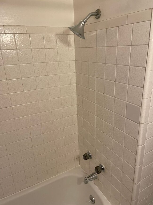 Building Photo - Two Bedroom 1 Bath in East Sacramento