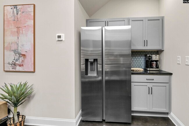 Building Photo - 816 Shull St