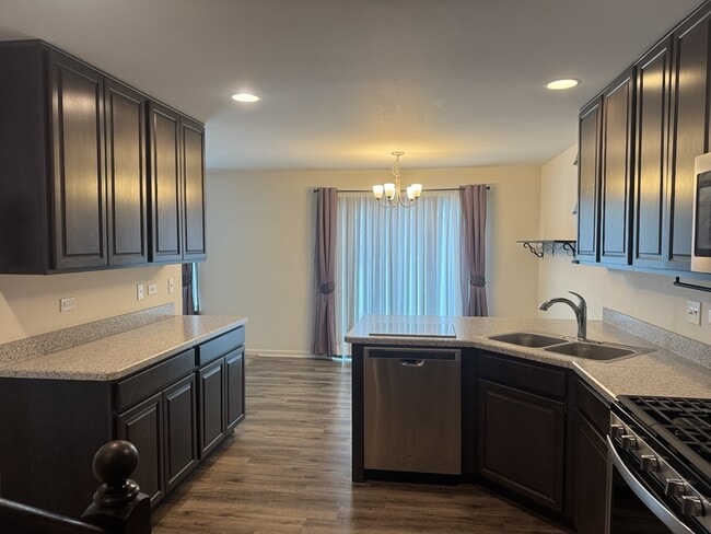 Building Photo - 226 Wildmeadow Ln