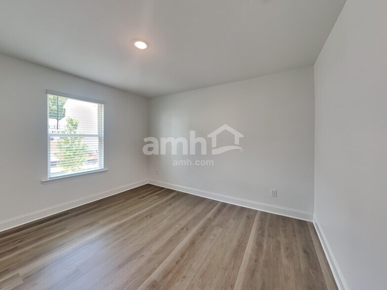 Building Photo - 1374 Soapstone Rd