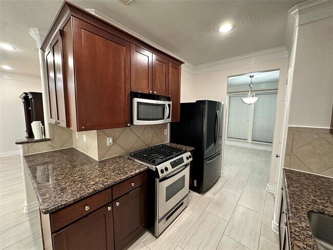 Building Photo - 3417 Clearview Cir
