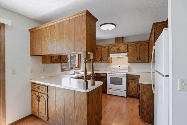 Building Photo - 1411 10th Ave E