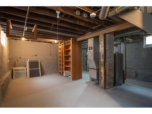 Building Photo - 1132 Farrington St