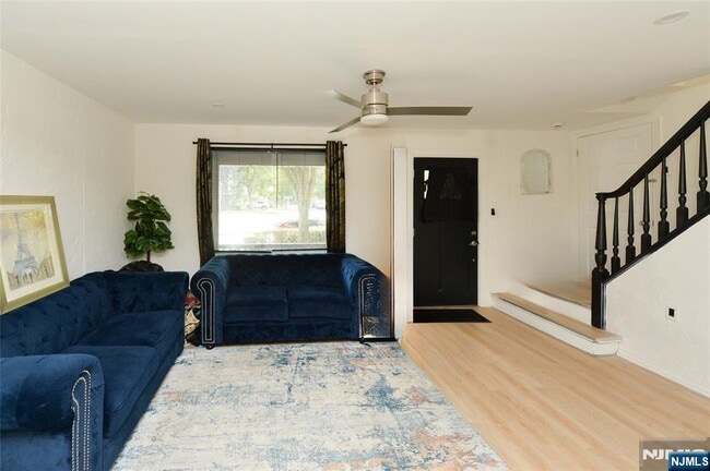 Building Photo - 413 Terhune Ave