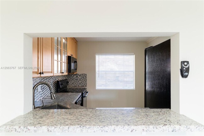 Building Photo - 1494 Springside Dr
